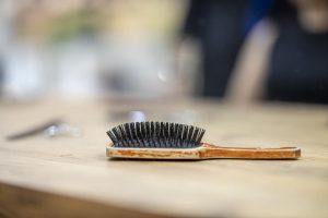 Jak wyczyścić szczotkę do włosów?