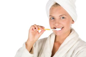 Jak prawidłowo myć zęby?
