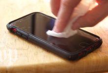 Ako dezinfikovať a vyčistiť mobil (video návod)