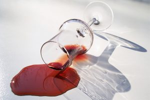 ako vyčistiť fľak od vína