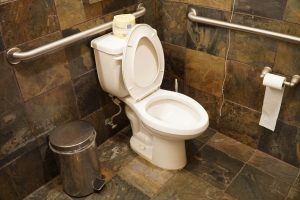 Kilka wskazówek jak wyczyścić toaletę