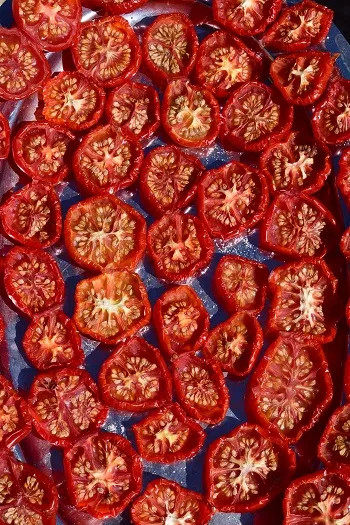 postup sušení rajčat